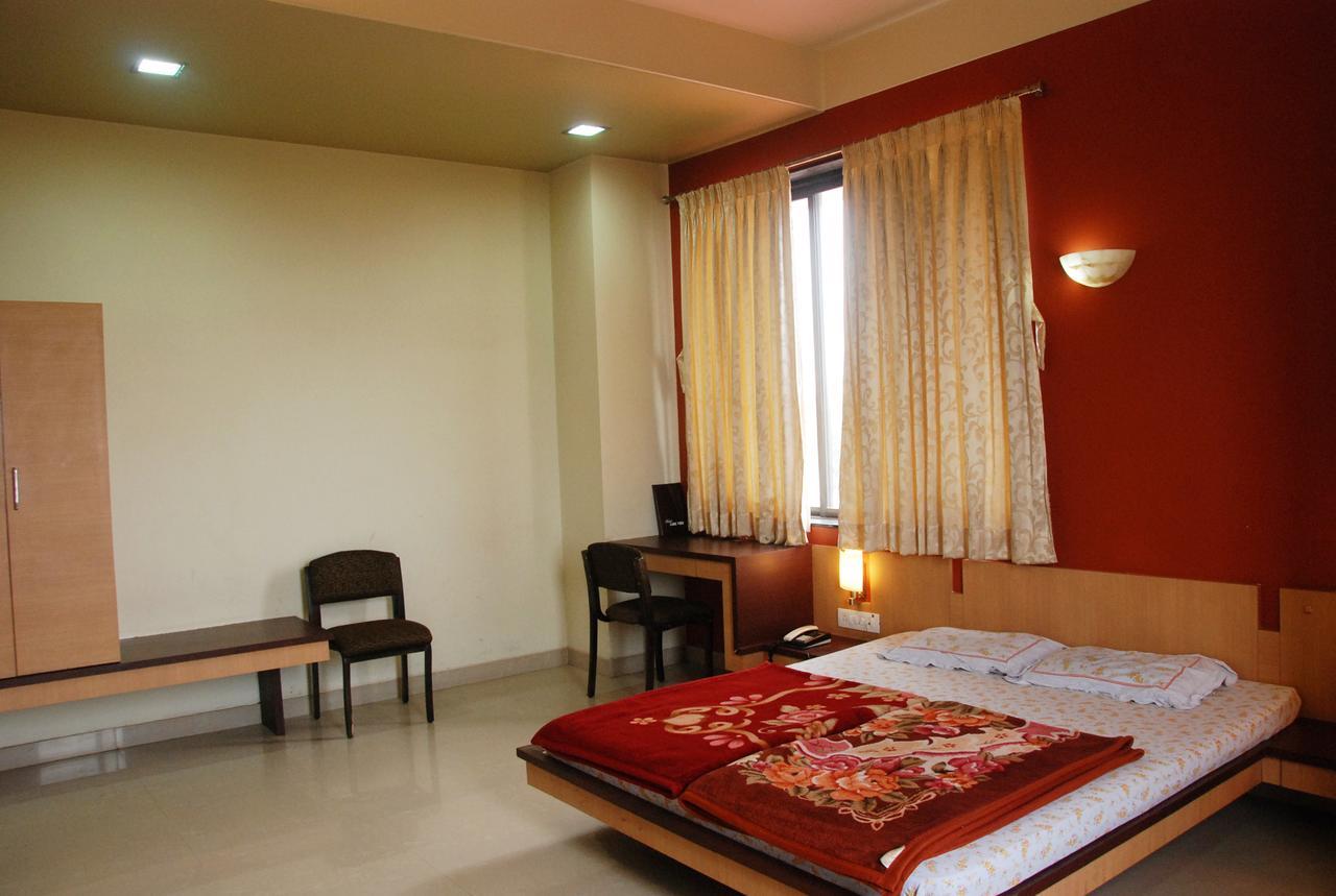 Hotel Lake View Сатара Екстериор снимка